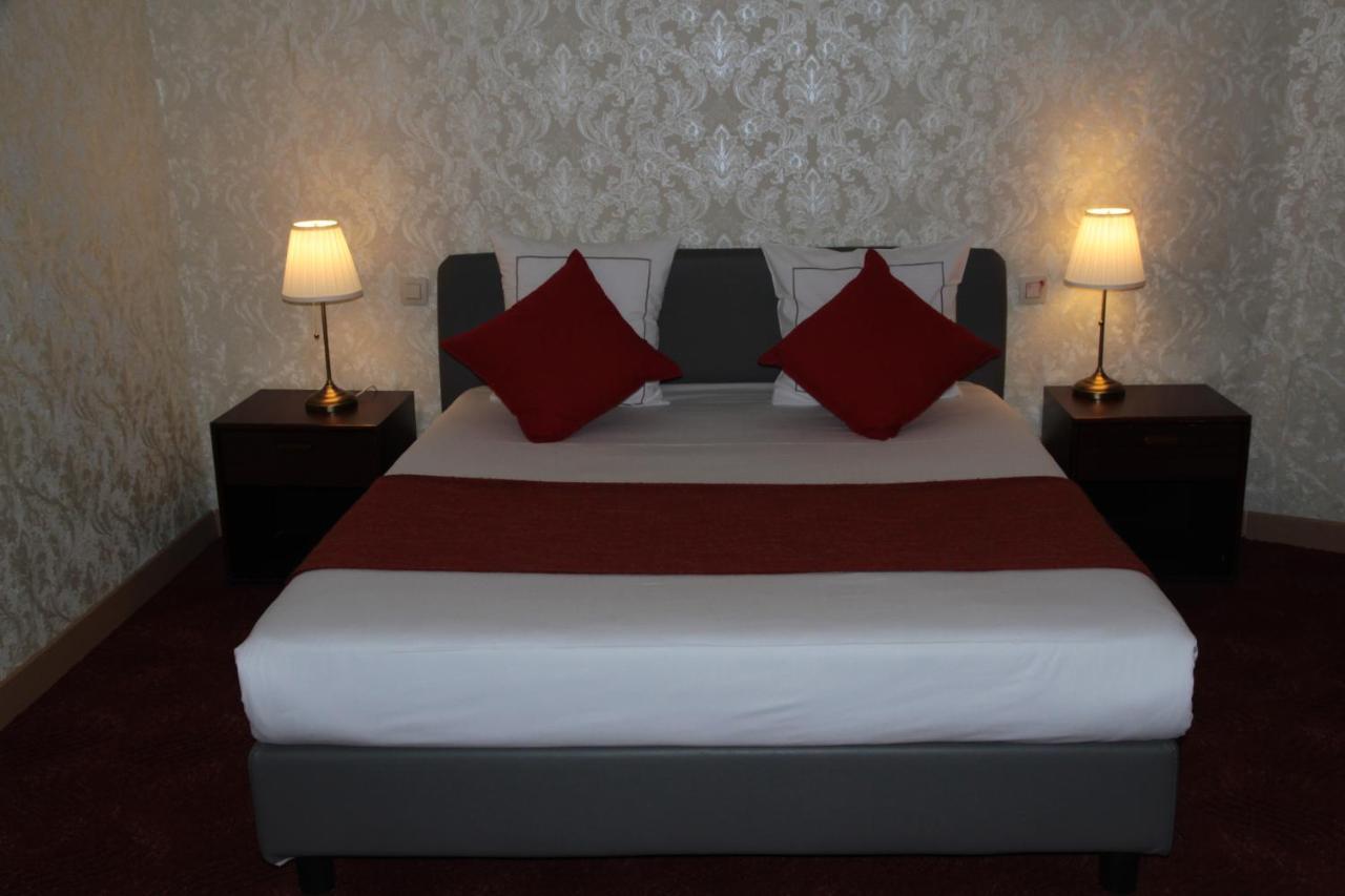 Hotel De Spiegel Sint-Niklaas Eksteriør billede